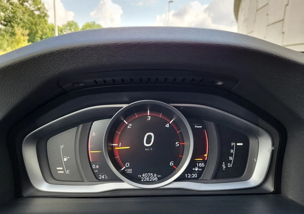 Volvo V60 cena 49400 przebieg: 226000, rok produkcji 2016 z Stąporków małe 301
